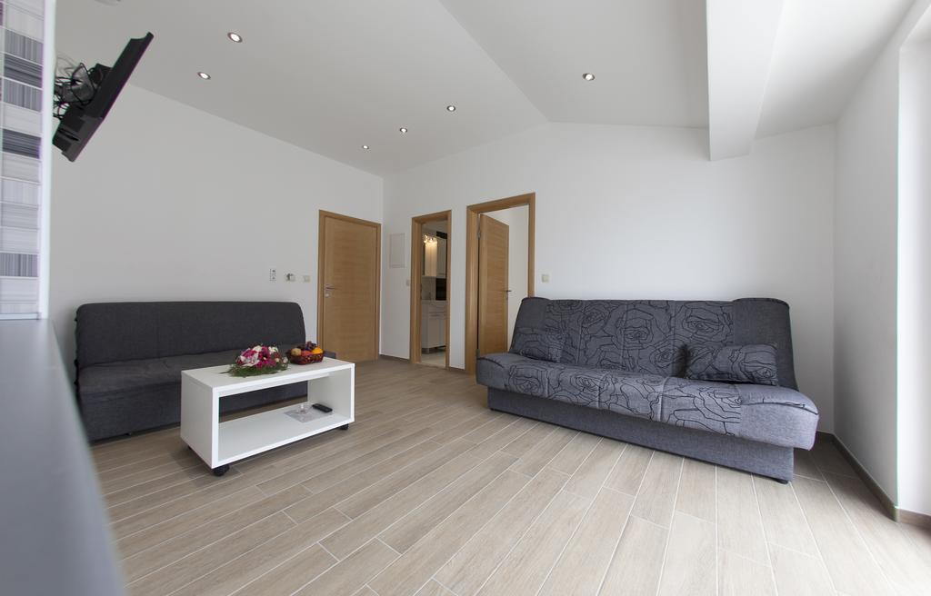 Apartments Villa Klara 巴什卡沃达 外观 照片